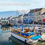 Prázdninový dům Pti Nel, Charmante Maison 100 M D 'asnelles Au Coeur Des Plages Du Debarquement Proche Arromanches Et Bayeux , Jardin, Terrasse En Bois Amenagee, Parking, Commerces Et Restaurants A 10 Mn A Pied