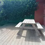 Prázdninový dům Pti Nel, Charmante Maison 100 M D 'asnelles Au Coeur Des Plages Du Debarquement Proche Arromanches Et Bayeux , Jardin, Terrasse En Bois Amenagee, Parking, Commerces Et Restaurants A 10 Mn A Pied Asnelles