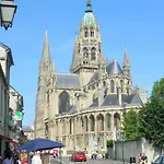 Prázdninový dům Pti Nel, Charmante Maison 100 M D 'asnelles Au Coeur Des Plages Du Debarquement Proche Arromanches Et Bayeux , Jardin, Terrasse En Bois Amenagee, Parking, Commerces Et Restaurants A 10 Mn A Pied *