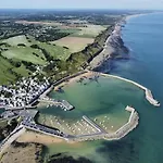 Pti Nel, Charmante Maison 100 M D 'asnelles Au Coeur Des Plages Du Debarquement Proche Arromanches Et Bayeux , Jardin, Terrasse En Bois Amenagee, Parking, Commerces Et Restaurants A 10 Mn A Pied Asnelles