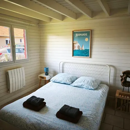 Pti Nel, Charmante Maison 100 M D 'asnelles 3 Chambres, Belle Piece De Vie, Au Coeur Des Plages Du Debarquement Proche Arromanches Et Bayeux , Jardin, Terrasse En Bois Amenagee, Parking Privatif, Commerces Et Restaurants A 10 Mn A Pied Prázdninový dům Asnelles