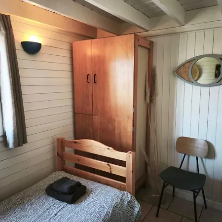 Pti Nel, Charmante Maison 100 M D 'asnelles 3 Chambres, Belle Piece De Vie, Au Coeur Des Plages Du Debarquement Proche Arromanches Et Bayeux , Jardin, Terrasse En Bois Amenagee, Parking Privatif, Commerces Et Restaurants A 10 Mn A Pied Prázdninový dům *