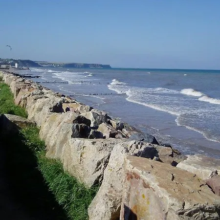 Pti Nel, Charmante Maison 100 M D 'asnelles 3 Chambres, Belle Piece De Vie, Au Coeur Des Plages Du Debarquement Proche Arromanches Et Bayeux , Jardin, Terrasse En Bois Amenagee, Parking Privatif, Commerces Et Restaurants A 10 Mn A Pied *