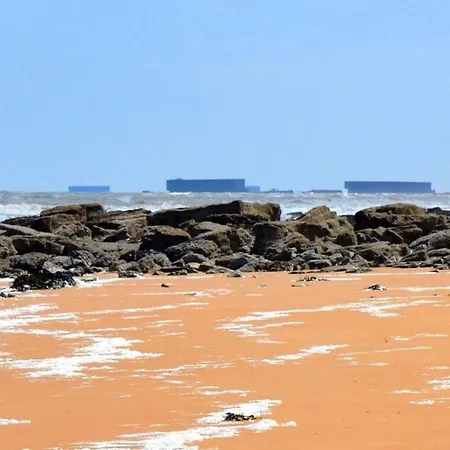 Pti Nel, Charmante Maison 100 M D 'asnelles 3 Chambres, Belle Piece De Vie, Au Coeur Des Plages Du Debarquement Proche Arromanches Et Bayeux , Jardin, Terrasse En Bois Amenagee, Parking Privatif, Commerces Et Restaurants A 10 Mn A Pied * Asnelles