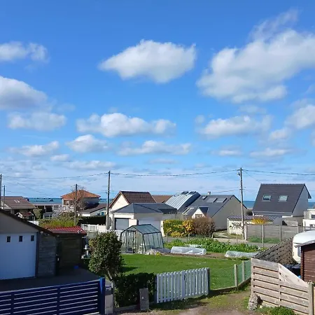 Prázdninový dům Pti Nel, Charmante Maison 100 M D 'asnelles 3 Chambres, Belle Piece De Vie, Au Coeur Des Plages Du Debarquement Proche Arromanches Et Bayeux , Jardin, Terrasse En Bois Amenagee, Parking Privatif, Commerces Et Restaurants A 10 Mn A Pied