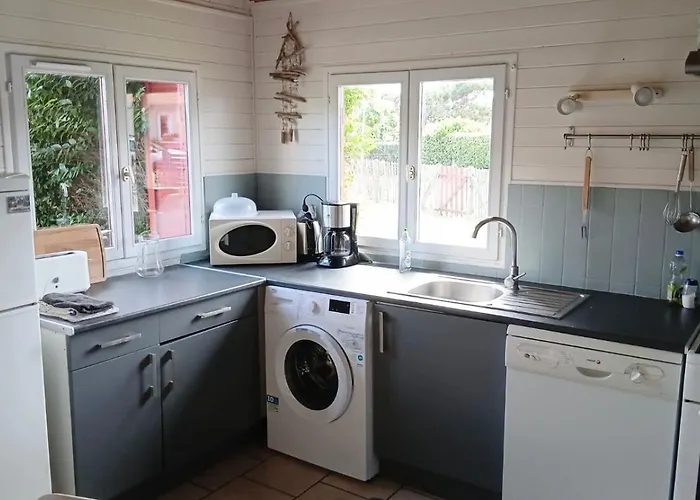 Feriehus Pti Nel, Charmante Maison 100 M D 'asnelles Au Coeur Des Plages Du Debarquement Proche Arromanches Et Bayeux , Jardin, Terrasse En Bois Amenagee, Parking, Commerces Et Restaurants A 10 Mn A Pied