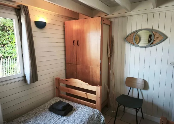 Pti Nel, Charmante Maison 100 M D 'asnelles Au Coeur Des Plages Du Debarquement Proche Arromanches Et Bayeux , Jardin, Terrasse En Bois Amenagee, Parking, Commerces Et Restaurants A 10 Mn A Pied Feriehus *