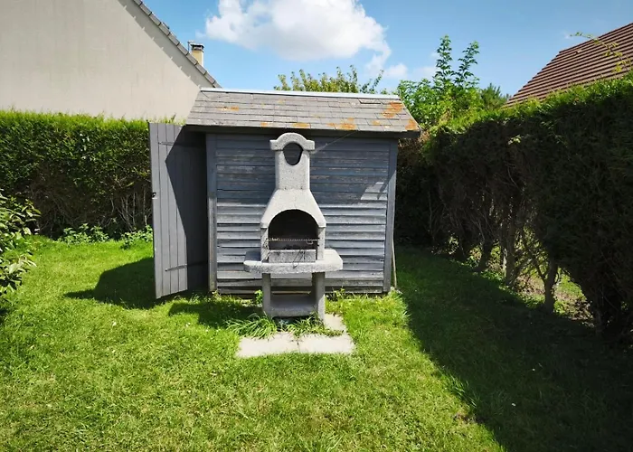 Pti Nel, Charmante Maison 100 M D 'asnelles Au Coeur Des Plages Du Debarquement Proche Arromanches Et Bayeux , Jardin, Terrasse En Bois Amenagee, Parking, Commerces Et Restaurants A 10 Mn A Pied