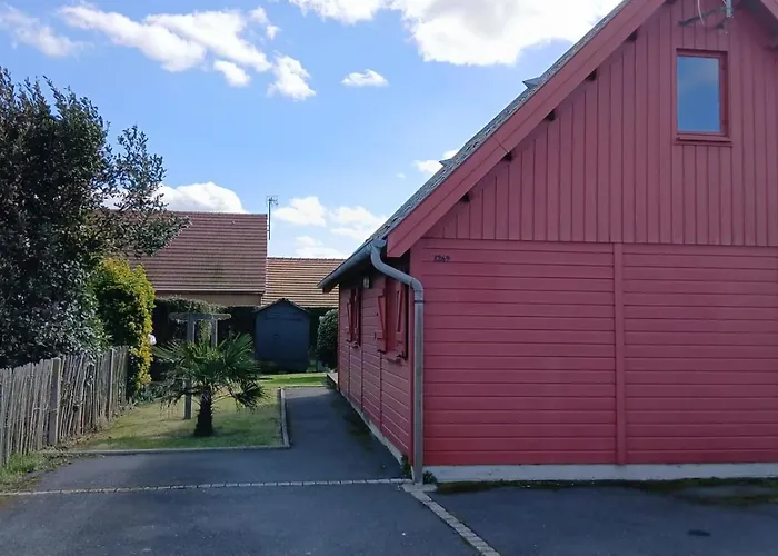 Feriehus Pti Nel, Charmante Maison 100 M D 'asnelles Au Coeur Des Plages Du Debarquement Proche Arromanches Et Bayeux , Jardin, Terrasse En Bois Amenagee, Parking, Commerces Et Restaurants A 10 Mn A Pied